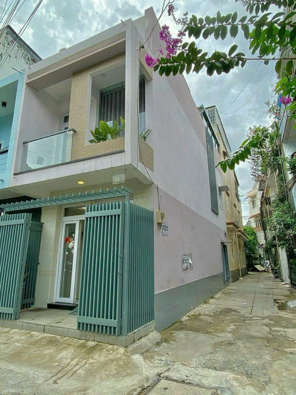 Nhà xe hơi Lê Quang Định Phường 11 Bình Thạnh