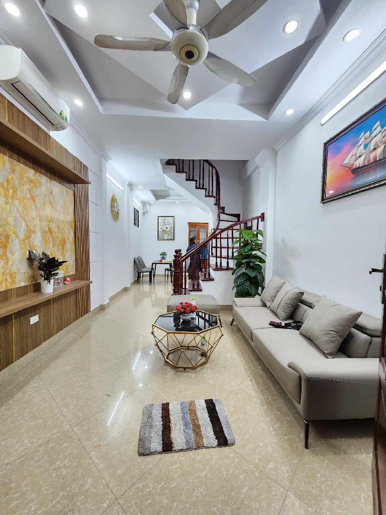 Bán nhà đẹp Ngõ 381 Bạch Mai 41m2, 4 tầng căn góc cực thoáng nhỉnh 4 tỷ gần Phố Huế