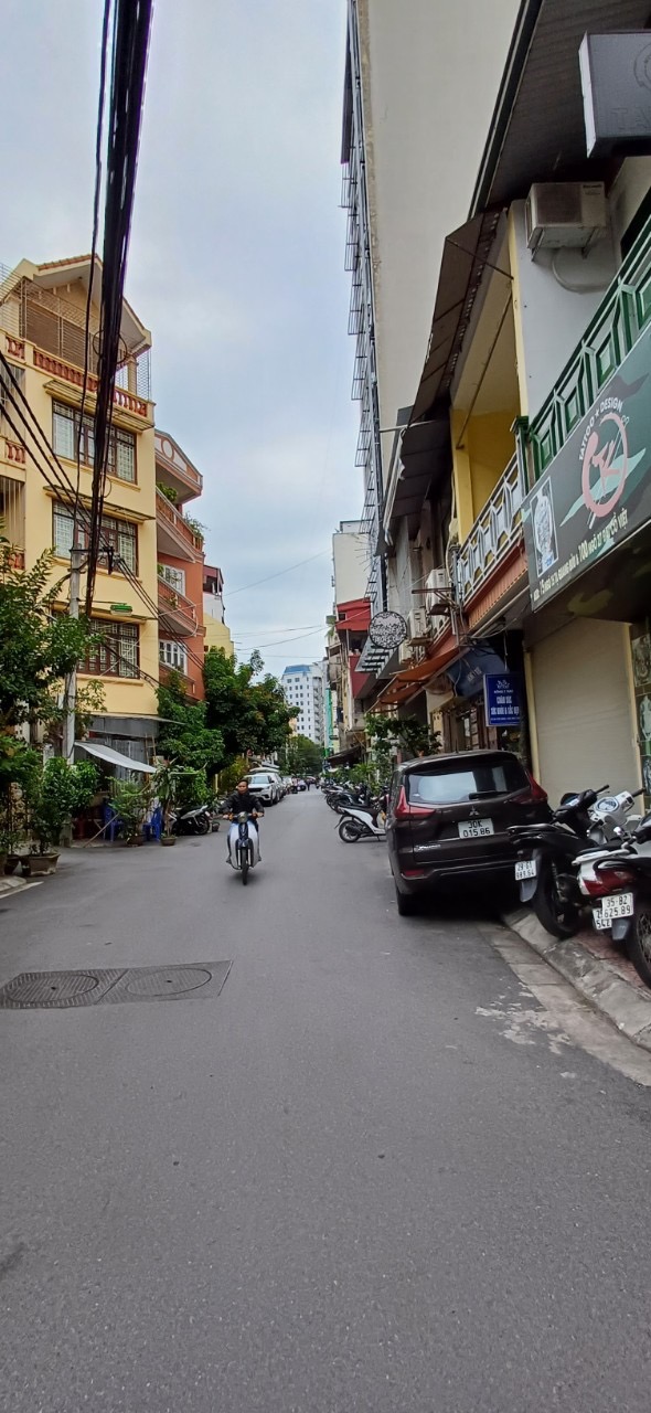 Bán nhà phố Tạ Quang Bửu 9.5 tỷ 66M2, 3T, MT6.2M ô tô đỗ gần Bách – Kinh - Xây