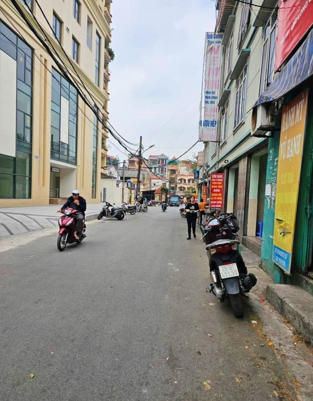 Nhà Lạc Long Quân, 62m*5T - 14.64 tỷ, dân xây, ô tô tránh, kinh doanh đỉnh, ở sướng