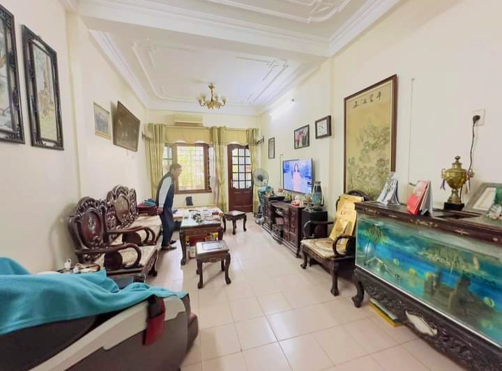 Nhà Hoàng Quốc Việt Cầu Giấy 60m, Mt 5.1m nhỉnh 12 tỷ, 2 mặt ngõ, ô tô, gần phố