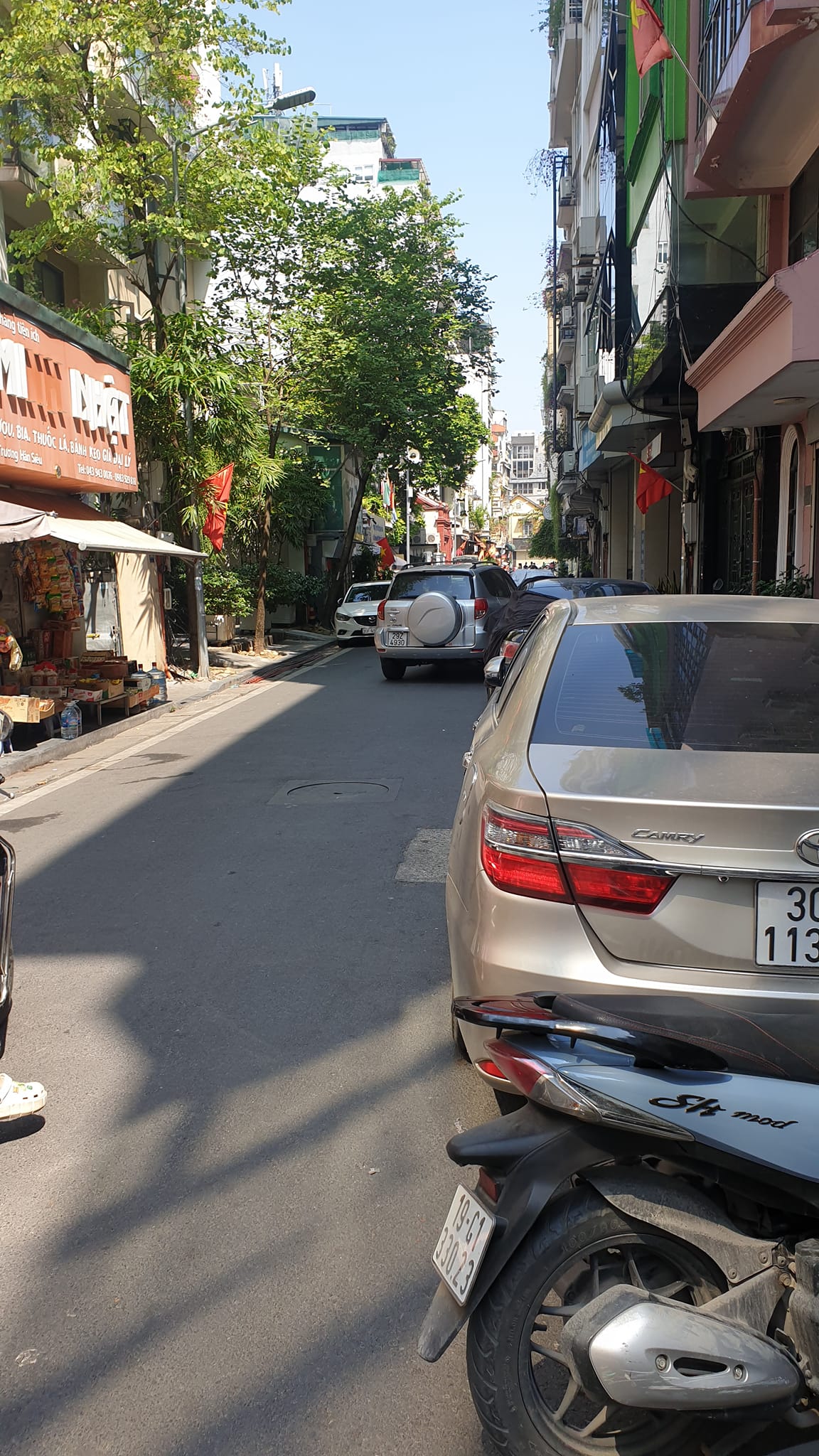 Nhà TT khu vực Nguyễn Du, giá 2.8 tỷ, quận Hoàn Kiếm, đẹp ở luôn.