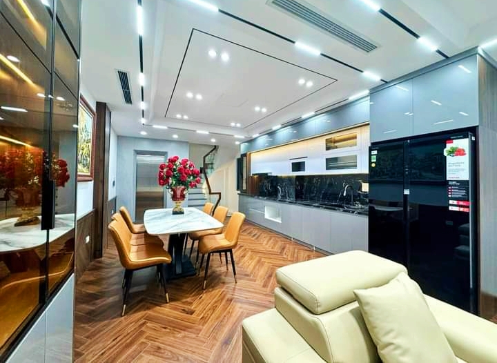 Nhà KĐT Yên Hòa Cầu Giấy 77m*5T nhỉnh 26 tỷ, phân lô, ô tô tránh, kinh doanh