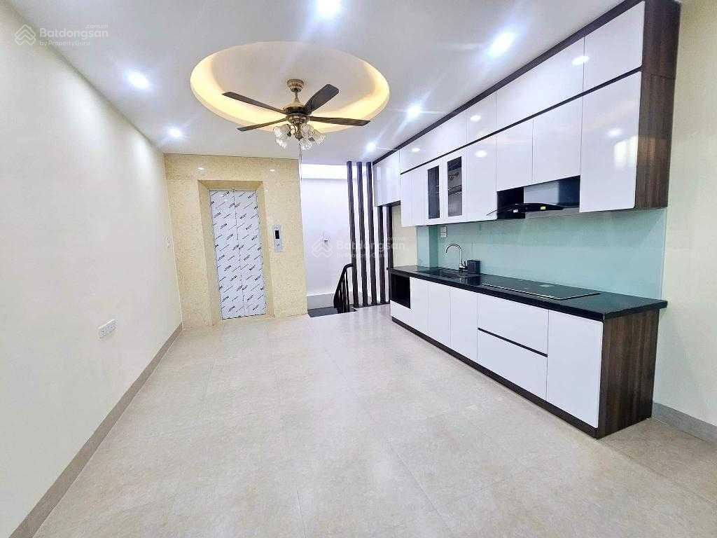 Nhà Hoàng Văn Thái phân lô quân đội ô tô, thang máy 6 tầng nội thất xịn sang, kinh doanh chỉ 8,6 tỷ