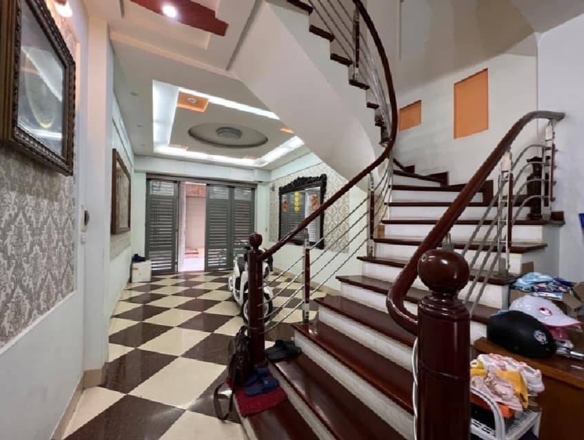 Bán Nhà Ngô Gia Tự, Long Biên 5T, 55m2, giá 7,58 tỷ (Ngõ rộng, ô tô vào nhà)