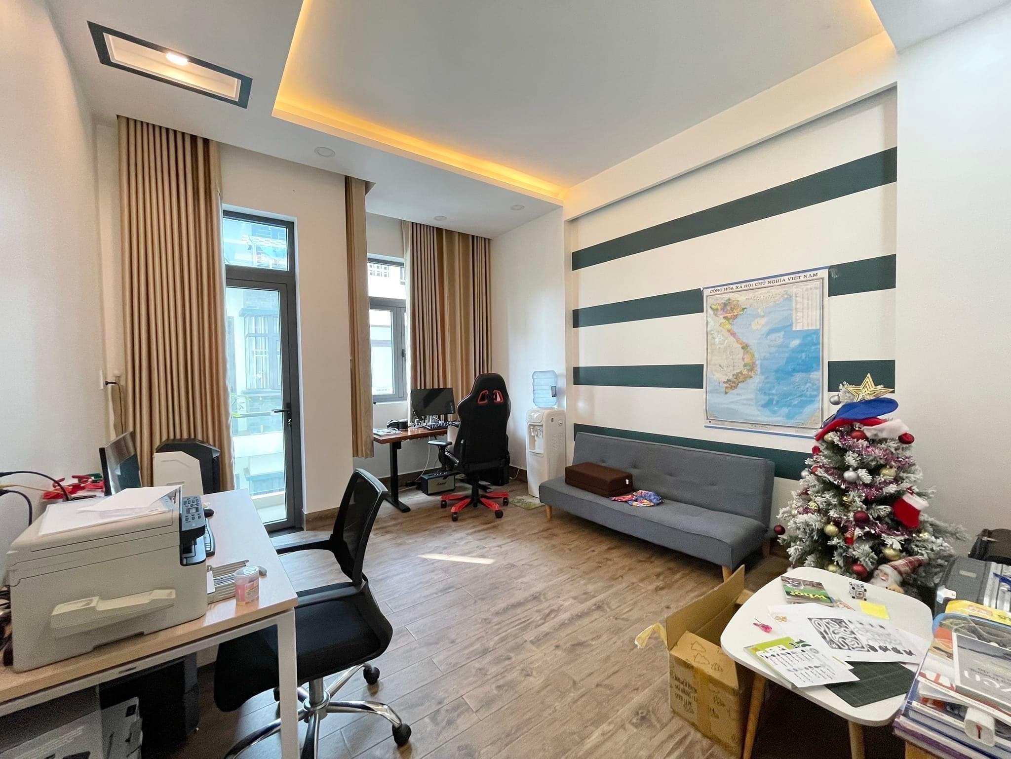 Siêu HIếm Nhà riêng Hiệp Bình Chánh Thủ Đức DT 71M2, 3 Tầng Chỉ 6 Tỷ, Ở Ngay, SHR