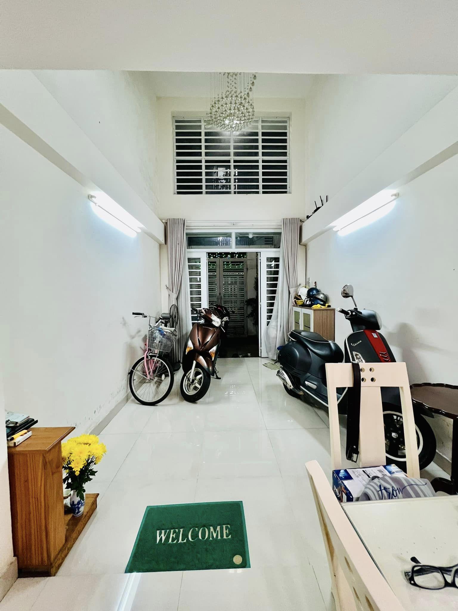 NHÀ HẺM XE HƠI HUỲNH VĂN BÁNH-41M2-5 TẦNG-3PN