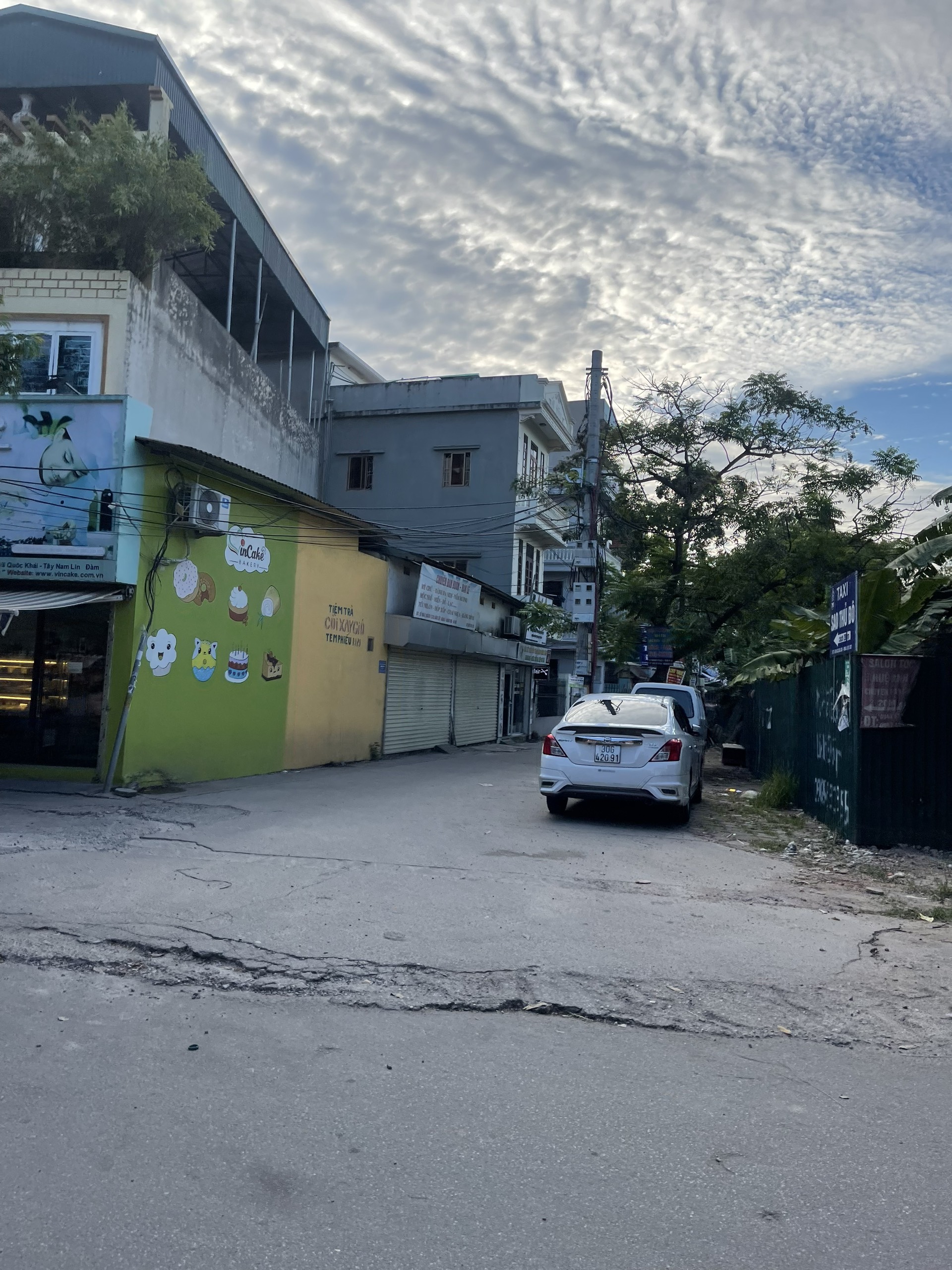 Bán nhà riêng Bằng Liệt Hoàng Mai, 50m2, 3 tầng, giá 3.8 tỷ, sổ vuông, vị trí đẹp, ở ngay, ô tô 20m, giá đầu tư