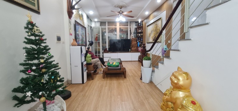 Giảm GIÁ Bán NHANH trước Tết Nhà đẹp Dân xây Bồ Đề, full nội thất, 43m2 x 4T, nhỉnh 4 tỷ