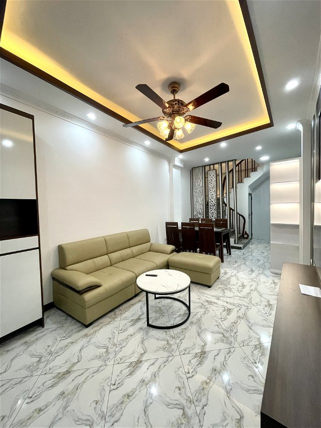 Bán Gấp! nhà Cự Lộc 33m2 5 tầng 4.98 tỷ. Nhà đẹp đến ở ngay