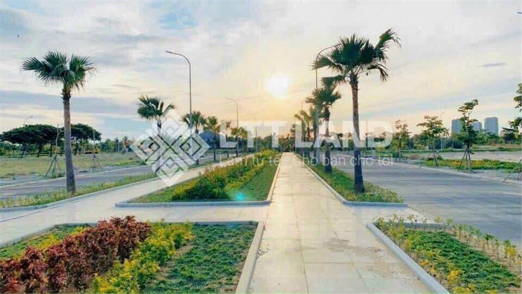 Đất Fpt 108m2 kẹp vệt cây xanh giá hơn 3.2 tỷ