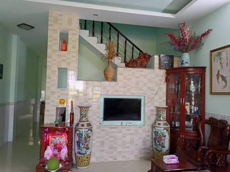 Bán gấp nhà Đất Thánh, Tân Bình, 70m2, 4 tầng 5PN rất đẹp, chỉ 5 tỷ X