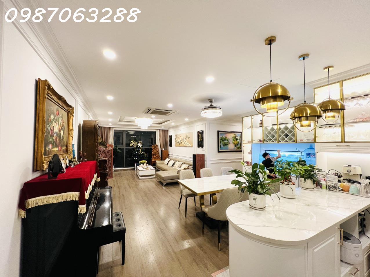 BÁN CHUNG CƯ ĐƯỜNG TRẦN THÁI TÔNG- CẦU GIẤY 159M GIÁ 5.9 TỶ Ở LUÔN, CÓ NỐT XE Ô TÔ