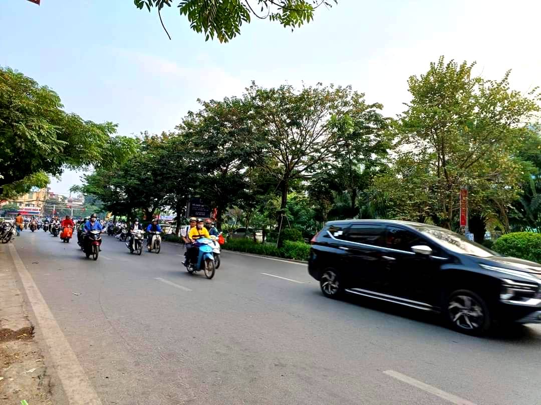 Bán Nhà Mặt Phố Đường Láng Quận Đống Đa. 50m Xây 5 Tầng Nhỉnh 10 Tỷ. Cam Kết Ảnh Thật Mô Tả Chính Xác. Chủ Cần Thanh