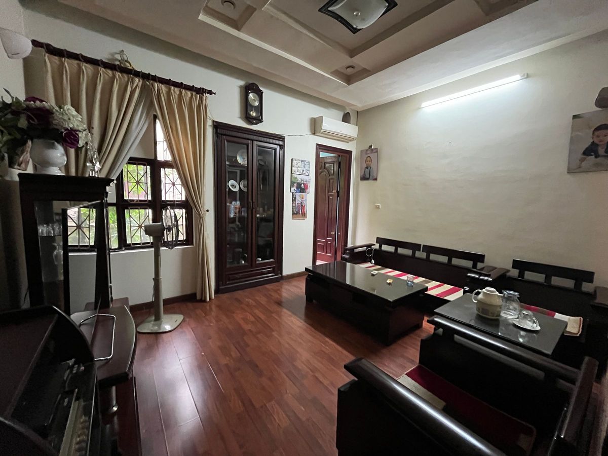 BÁN NHÀ VỊ TRÍ ĐẸP, SÁT PHỐ, MT TO, VỈA HÈ, Ô TÔ TRÁNH, KINH DOANH ĐỈNH PHỐ TRUNG KÍNH.