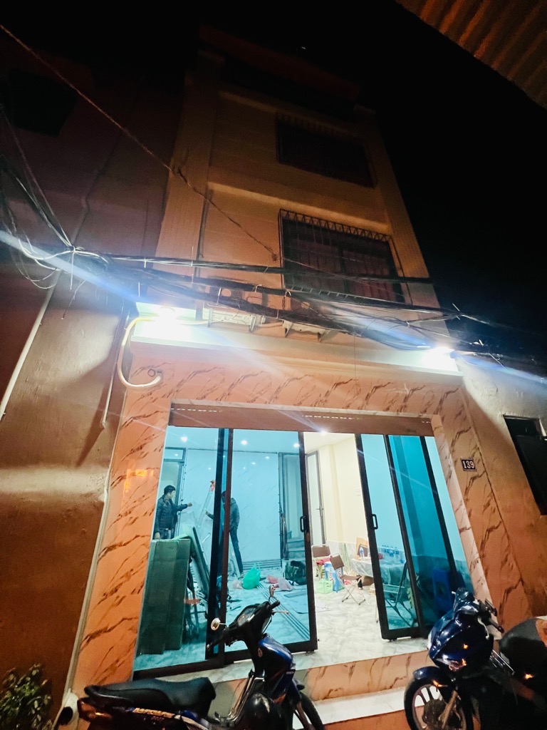 Bán nhà mặt ngõ kinh doanh, oto qua nhà : Trần Khát Chân 33m2, 6 tầng, mặt tiền 5m.