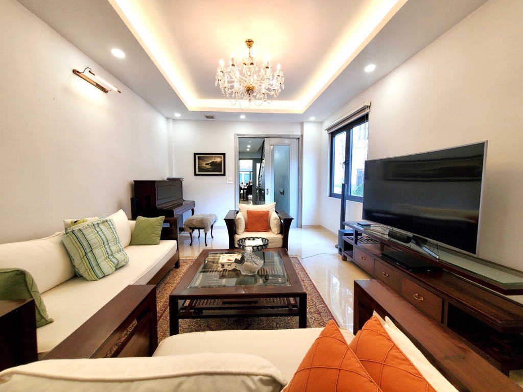 BÁN NHÀ NGUYỄN VĂN CỪ LONG BIÊN HÀ NỘI 100M 4 TẦNG 17,8 TỶ HIẾM.