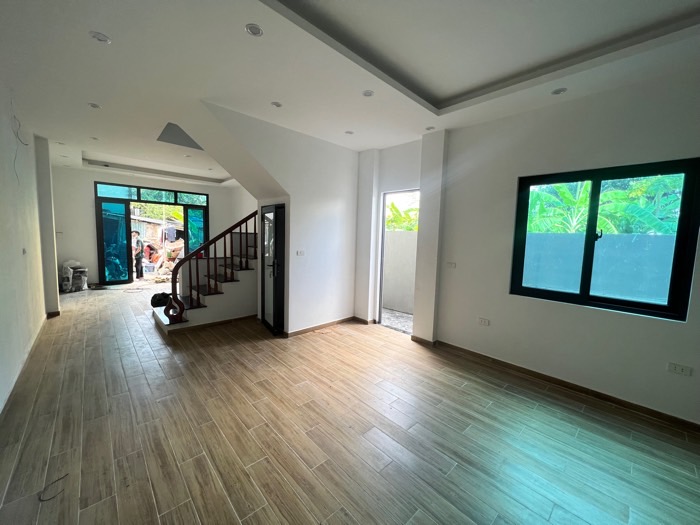 BÁN NHÀ THẠCH BÀN, LONG BIÊN, 56M 5T 4,5 TỶ NHÀ ĐẸP