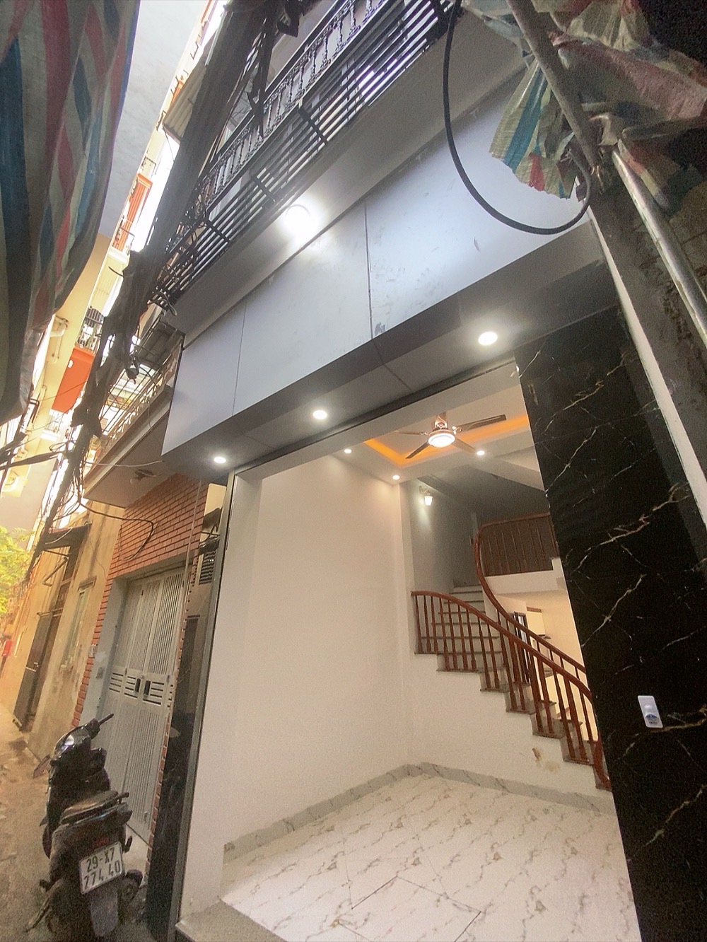 Ô tô- Lô Góc- Mặt tiền rộng nhà Tân Triều-Thanh Trì 32m x5 tầng giá 3.9 tỷ