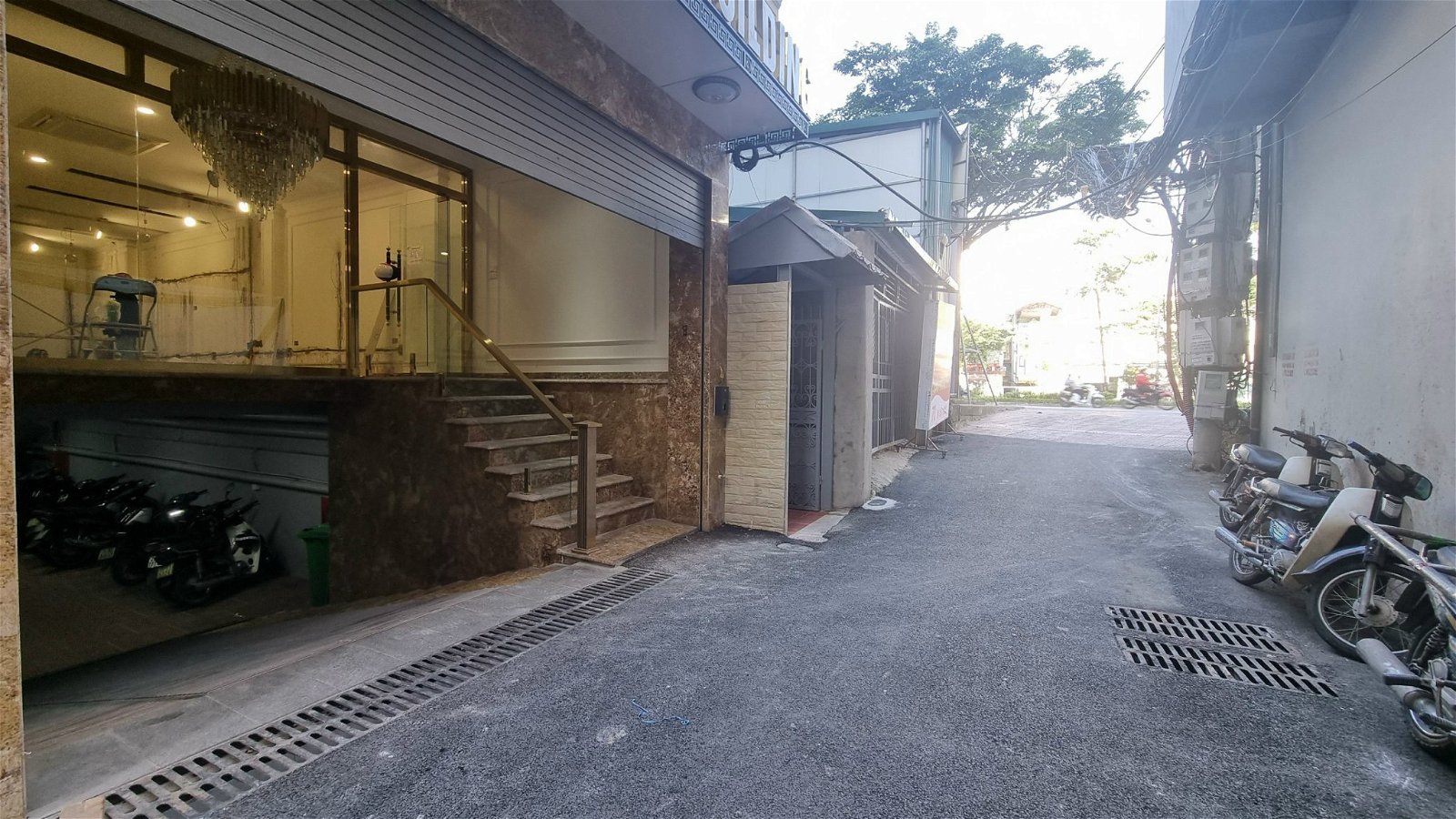 Bán Nhà Phố Chí Công Quận Cầu Giấy. Sổ 104m Thực Tế 118m Xây 9 Tầng Nhỉnh 30 Tỷ. Cam Kết Ảnh Thật Mô Tả Chính Xác. Chủ