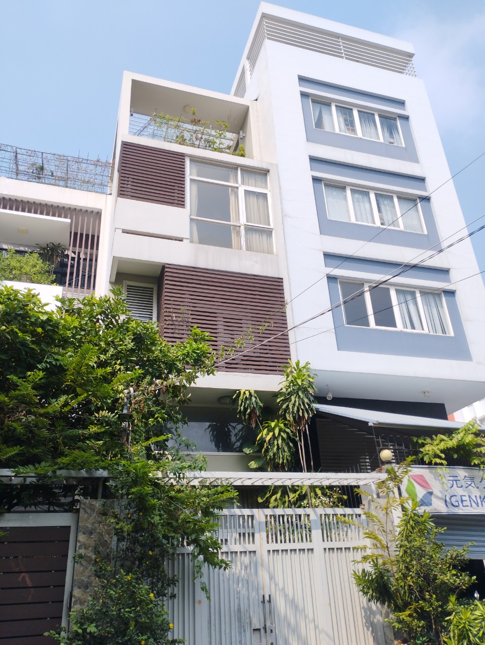 Ngộp Bán Nhà Lạc Long Quân 44m2 - 4 tấm - HXH KInh Doanh