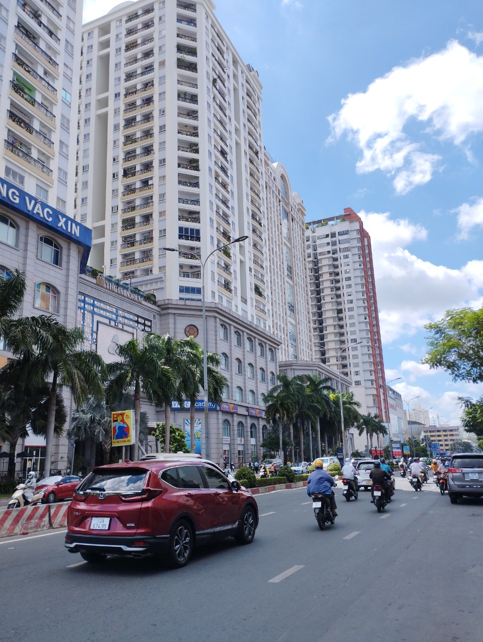 NGộp Bán Nhà Lê Đại Hành - 5x13m2 - 6 tầng - HXH Thông Sát MT