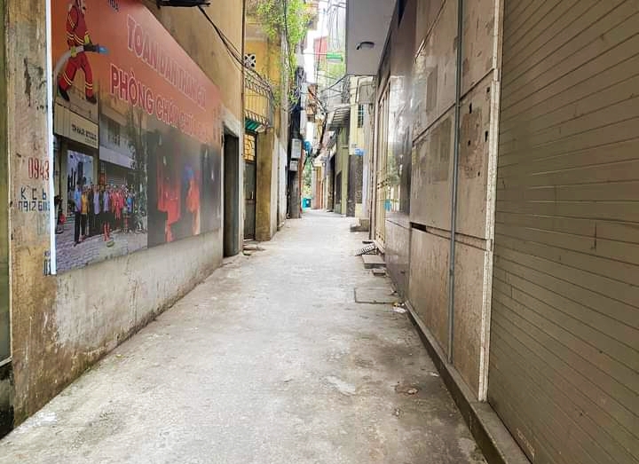 Bán đất xây tòa nhà dịch vụ Quan Hoa Cầu Giấy 70m, Mt 5.5m, cách phố 20m