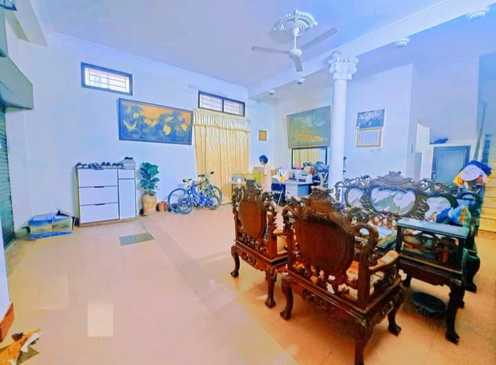 Bán nhà Cầu Giấy Quan Hoa 65m*4T giá 12 tỷ, lô góc, ô tô, kinh doanh