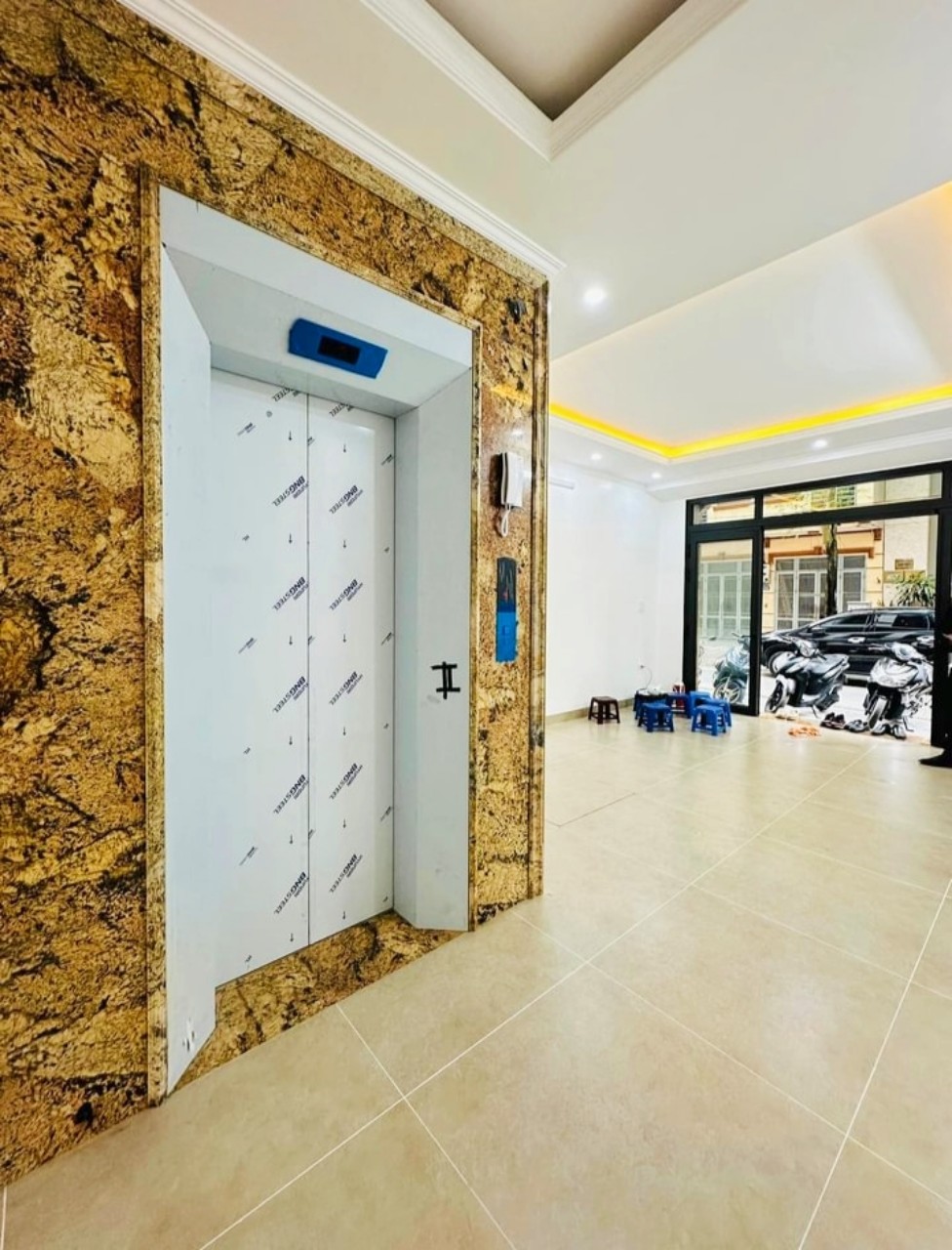 Siêu Vip Cầu Giấy, phân lô, ô tô tránh, vỉa hè rộng, kinh doanh 7T thang máy giá 21 tỷ