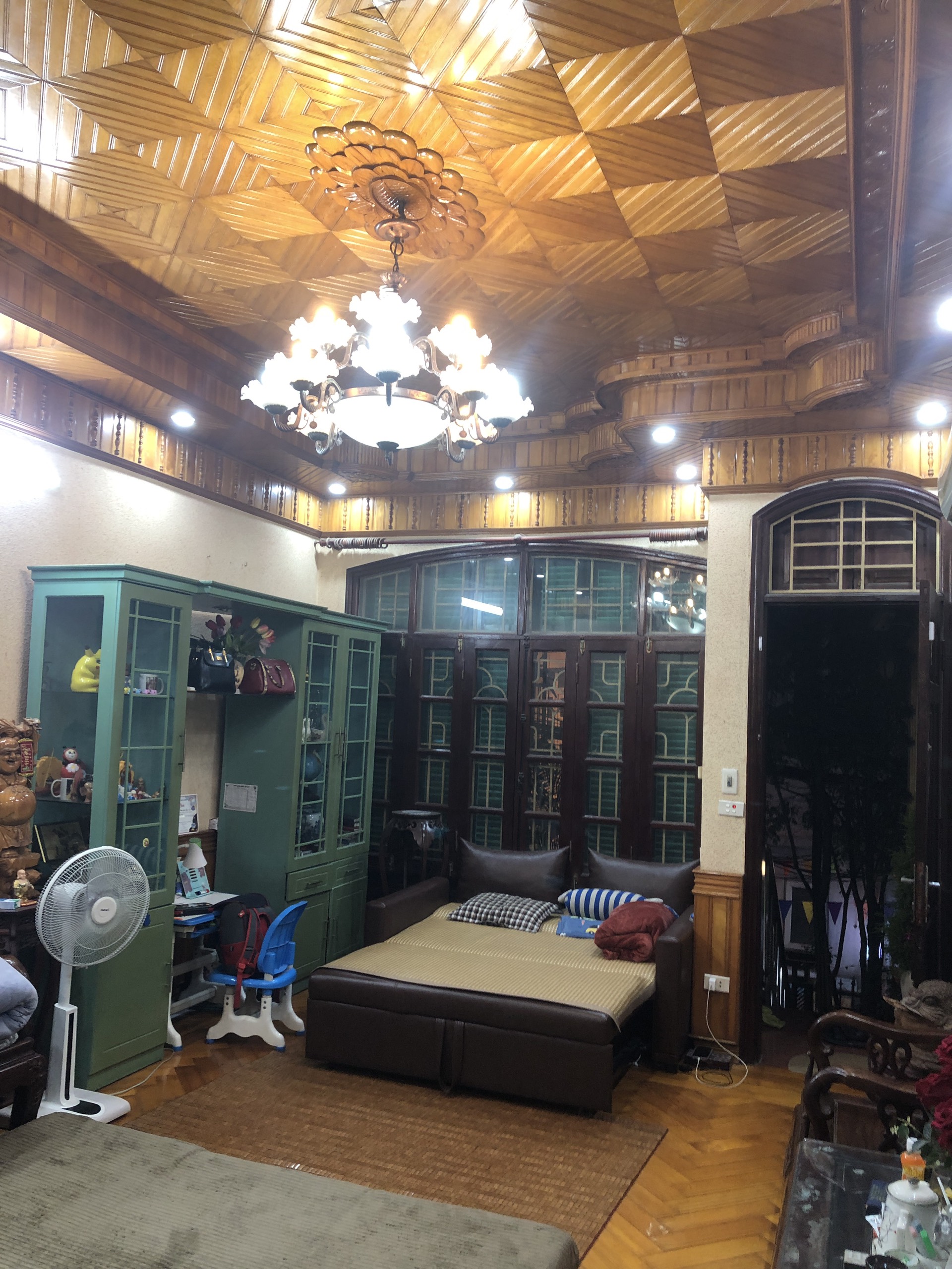 Bán nhà Nguyễn Khánh Toàn, 5 tầng dân xây cực chất mặt ngõ kinh doanh ngày đêm