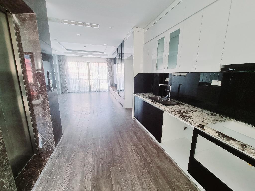 Hiếm, Ba Đình, thang máy, ô tô, 50m2, 11 tỷ 800, LH Ms Linh 0886288810