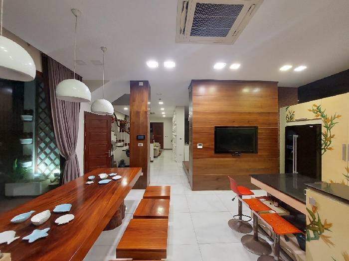 Giảm SỐC 4.5 tỷ! Bán GẤP Biệt thự VIP Việt Hưng, full nội thất, DT 200m x 4T, nhỉnh 29 tỷ