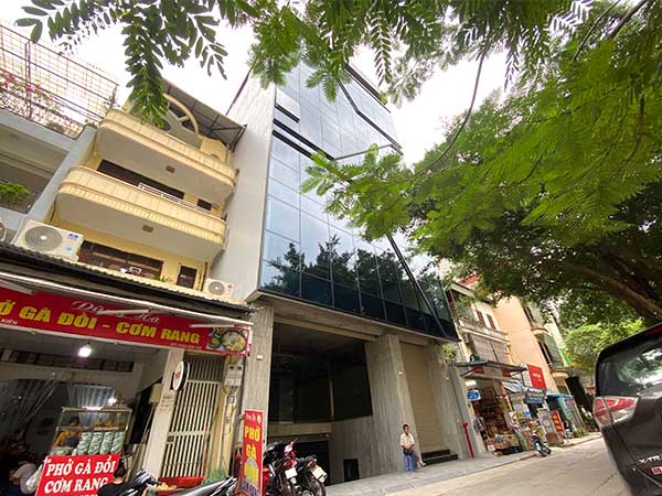 Cho Thuê Tòa Văn Phòng 9 Tầng Xây Mới MP Hoàng Ngân. DT 222m2.Giá 15.000USD/th