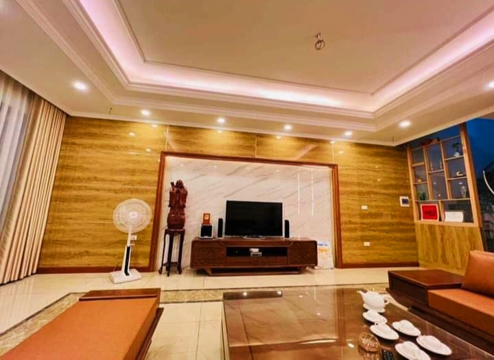 Nhà Vip Trung Kính Cầu Giấy 7T thang máy, đẹp long lanh, gara, kinh doanh 23.8 tỷ