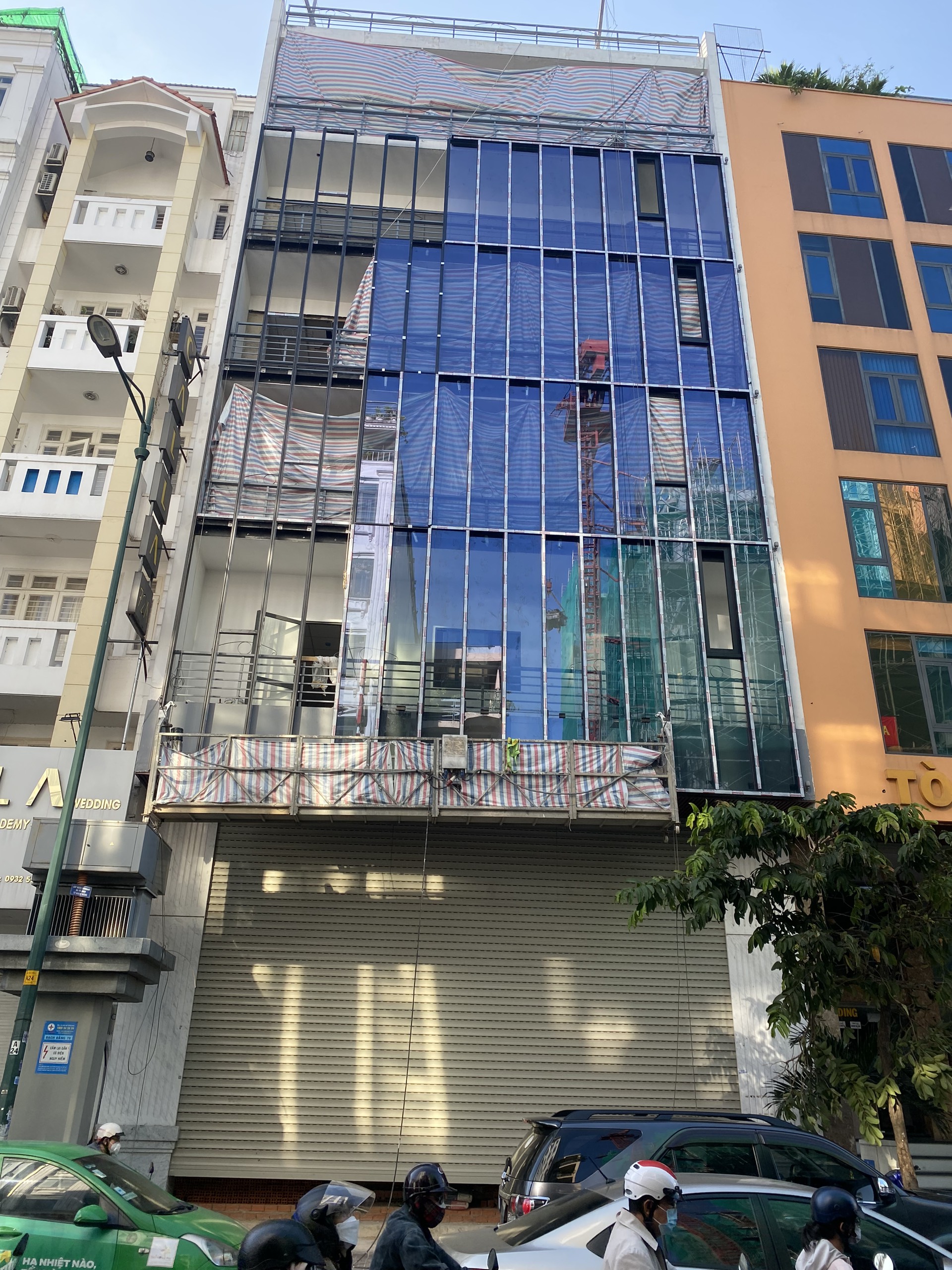 Bán nhà 2 mặt tiền Bạch Đằng, P2, Q. Tân Bình 9,4x23m 193m² hầm 9 tầng khu sân bay Tân Sơn Nhất