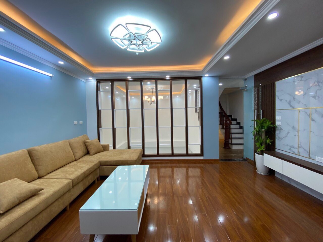 BÁN NHÀ ĐẸP PHỐ BẠCH MAI NGÕ TO THOÁNG RỘNG GẦN PHỐ GẦN RUNG TÂM 40M 5T NHỈNH 7 TỶ