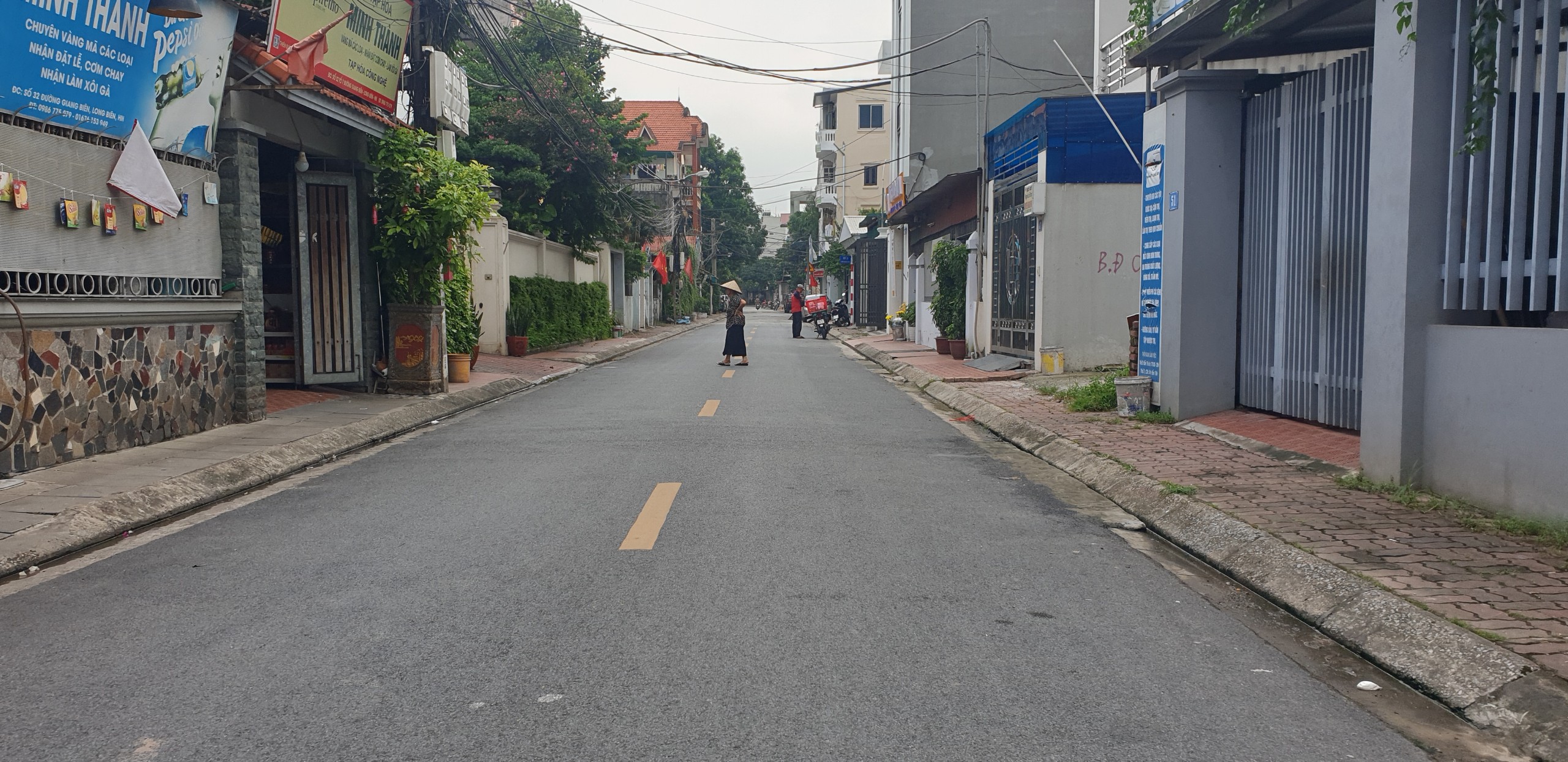 Chính chủ gửi Bán GẤP! Đất Giang Biên, ô tô matis, DT 32m2, giá 2 tỷ