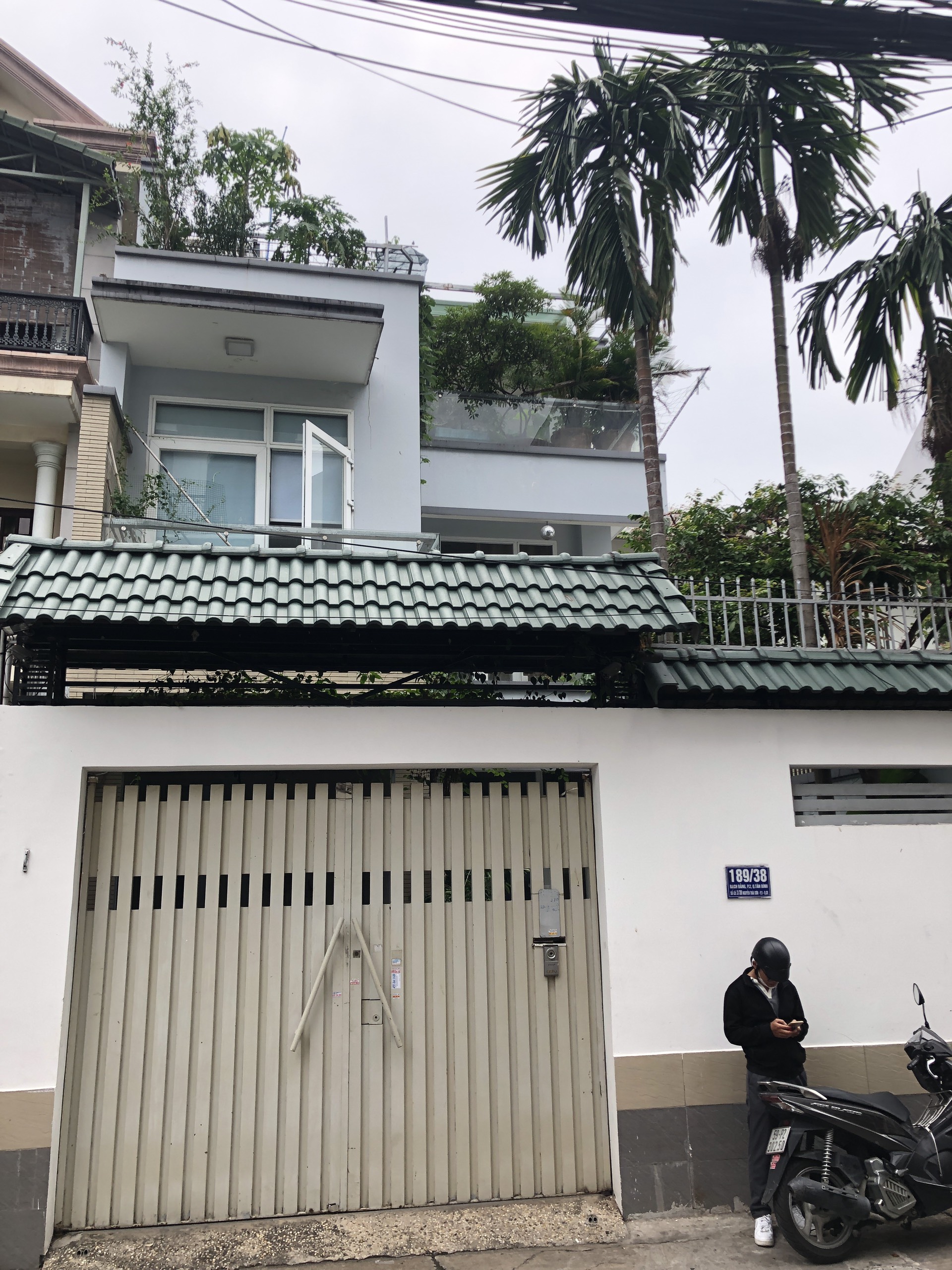 Bán biệt thự khu sân bay Tân Sơn Nhất, P2, Quận Tân Bình. 8x26m, 3 tầng, hồ bơi, sân vườn