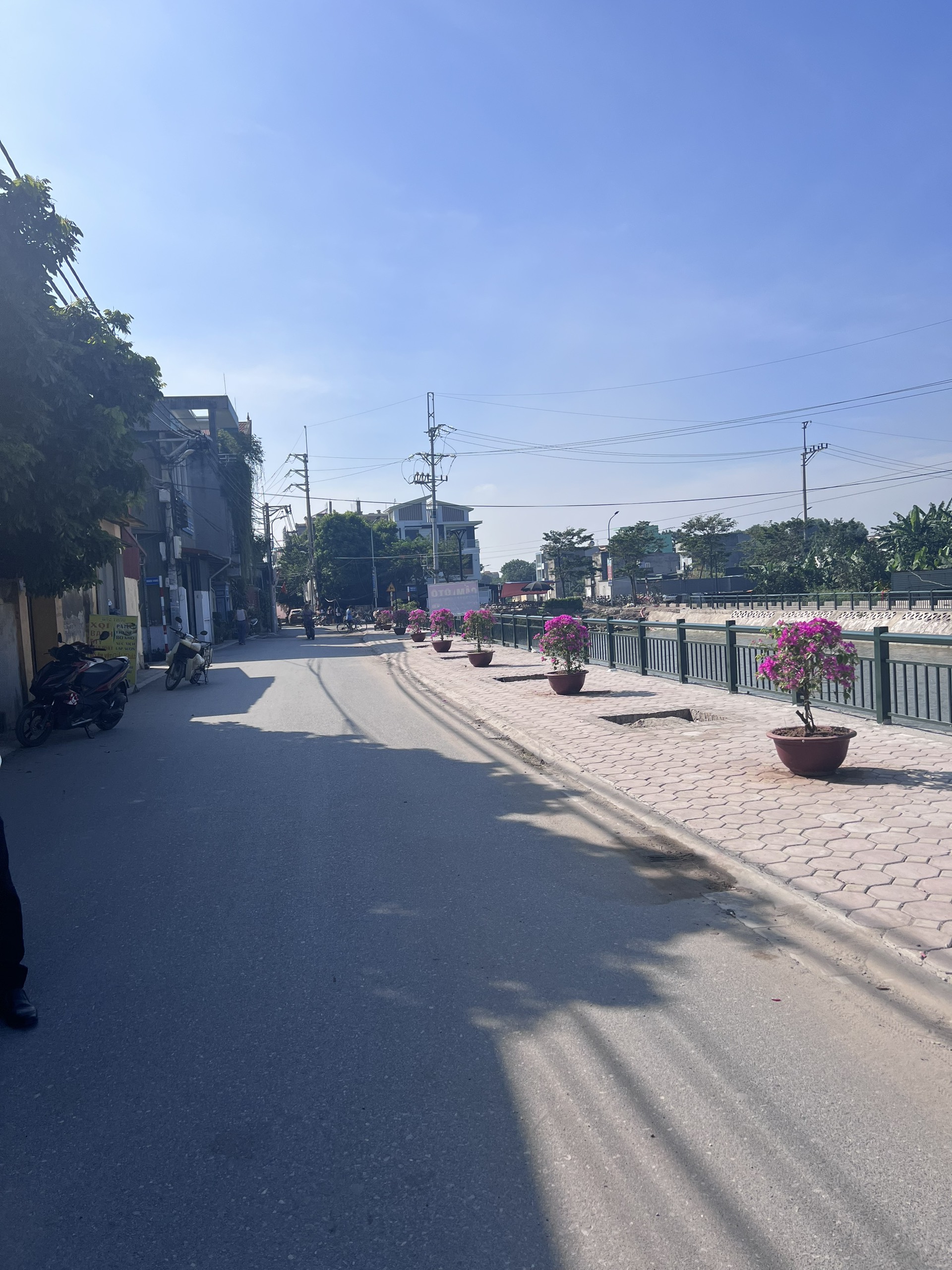 Bán 60m Kiêu Kỵ Gia Lâm, đường oto, giá 2,1 tỷ