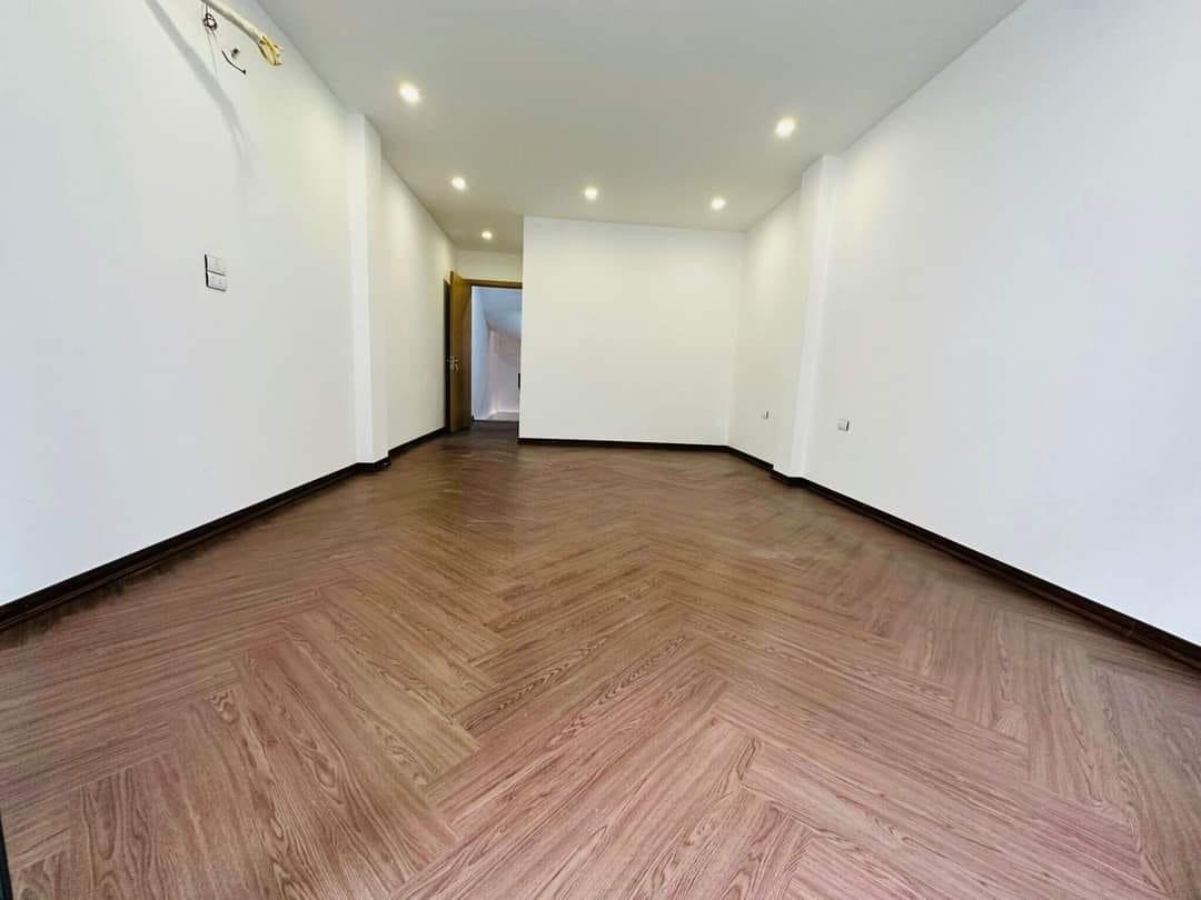 Bán Nhà Mặt Phố Thái Thịnh Quận Đống Đa. 45m Mặt Tiền 4.4m Nhỉnh 15 Tỷ. Cam Kết Ảnh Thật Mô Tả Chính Xác. Chủ Cần Bán