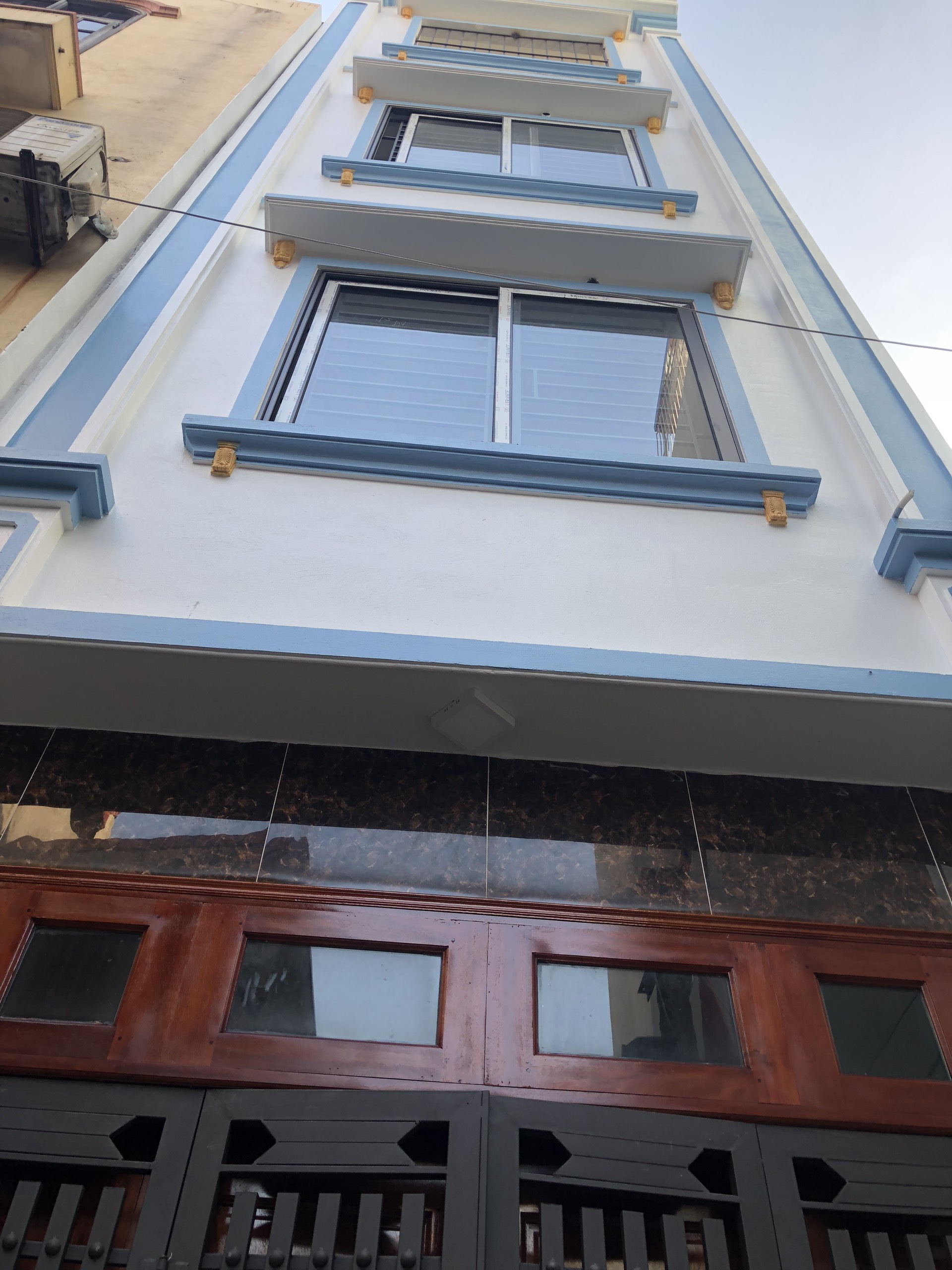 Bom tấn phố Nguyễn Trãi, 1 bước ra phố, nhà 4 tầng 52m2 MT 4m