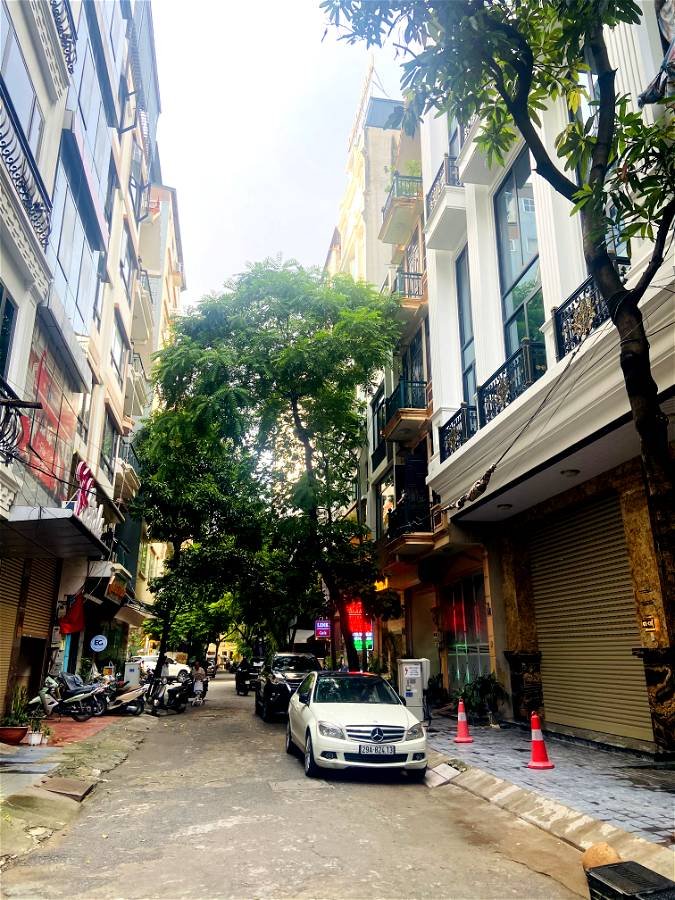 Bán Nhà Phân Lô Phố Dương Khuê Quận Cầu Giấy. 40m Xây 5 Tầng Mặt Tiền 4m Nhỉnh 13 Tỷ. Cam Kết Ảnh Thật Mô Tả Chính Xác.