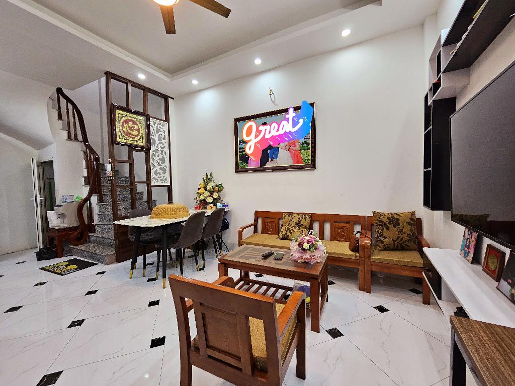 BÁN GẤP KIM NGƯU, NHÀ ĐẸP, DÂN XÂY, SỔ NỞ HẬU 44m x 4T NHỈNH 4 TỶ 0901753139