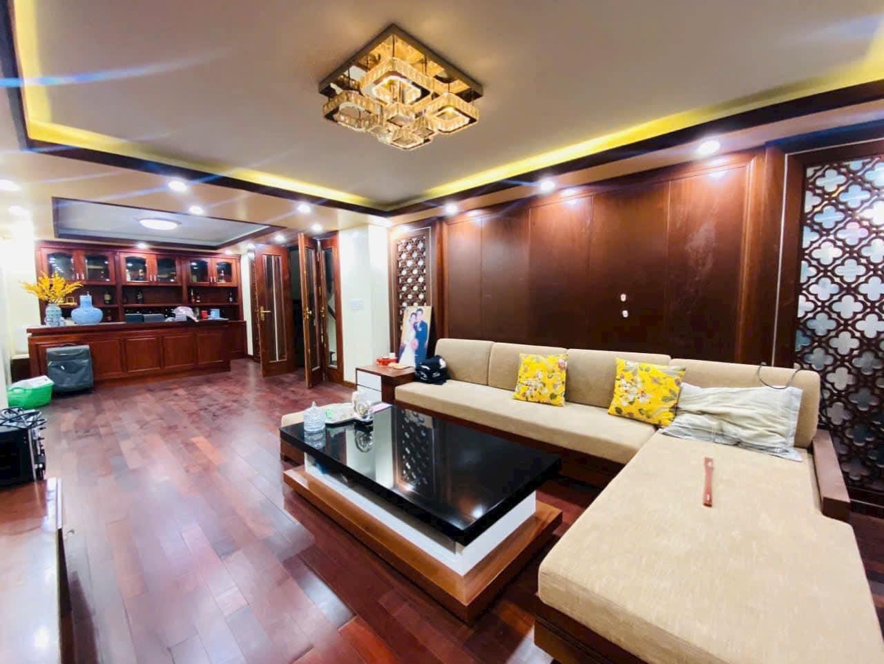 Bán nhà mặt đường Cát Dài, Lê Chân, Hải Phòng đối diện Việt Tiệp 70m2. Sản phẩm HIẾM