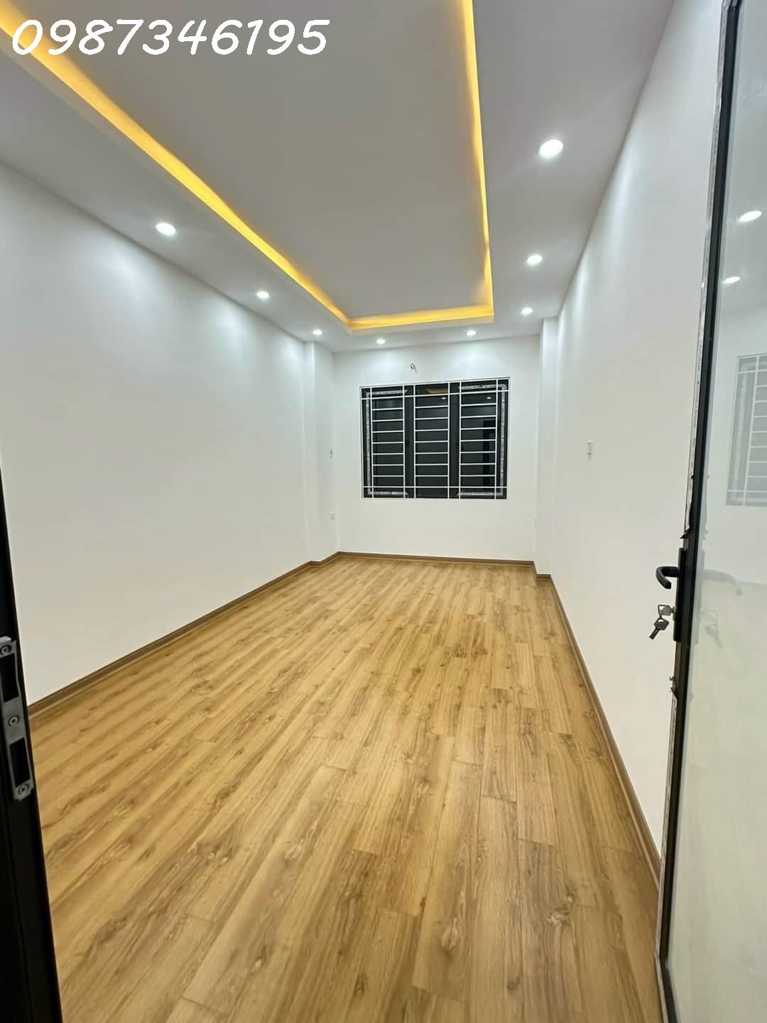 Rẻ-Bán nhà Vĩnh Hưng Hoàng Mai, ô tô đỗ cửa DT35m, 5 tầng nhỉnh 3 tỷ