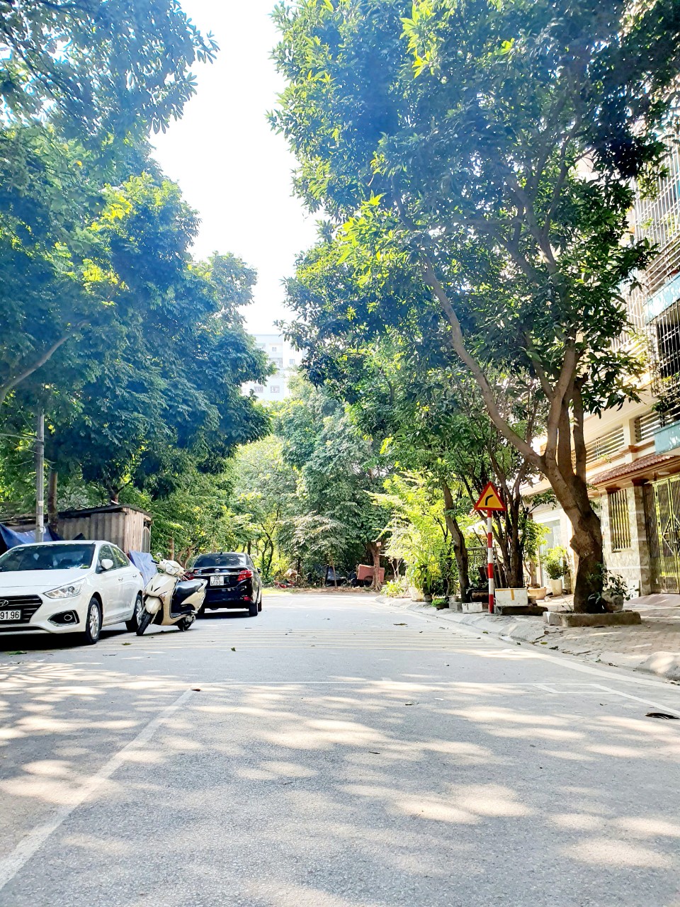 Siêu hiếm, nhà đẹp phân lô phố Lạc Trung, TT Hai bà Trưng, vỉa hè, ô tô tránh, 5 tầng thang máy,DT 61m2 , chỉ hơn 8 tỷ 0929 647888