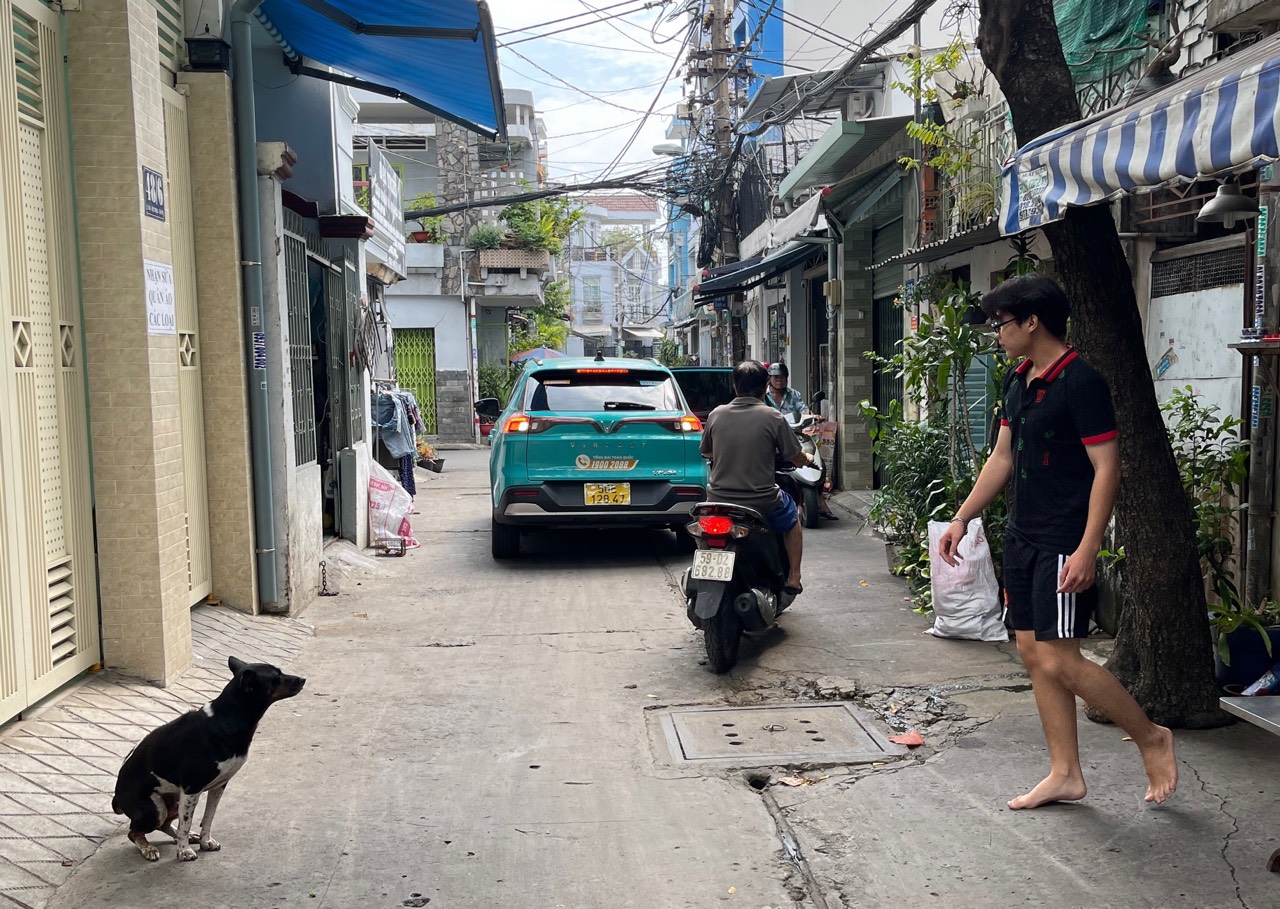 LÔ GÓC 2 MẶT_TIỀN (5x13) HẺM XE TẢI - NGAY NGÃ TƯ ÂU CƠ -LẠC LONG QUÂN - - HOÀN CÔNG ĐỦ - TẶNG NỘI THẤT