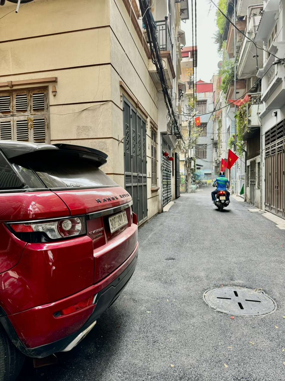 Bán nhà Ngõ 89 Lạc Long Quân-TT Cầu Giấy 80m x 4T Ô Tô- Dân xây- 9tỷ99