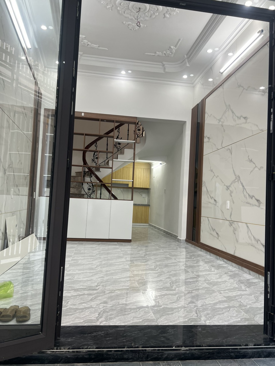 Bán nhà ngõ 263 Lạch Tray, diện tích 40m 3 tầng GIÁ 2.45 tỉ gần Cầu Rào