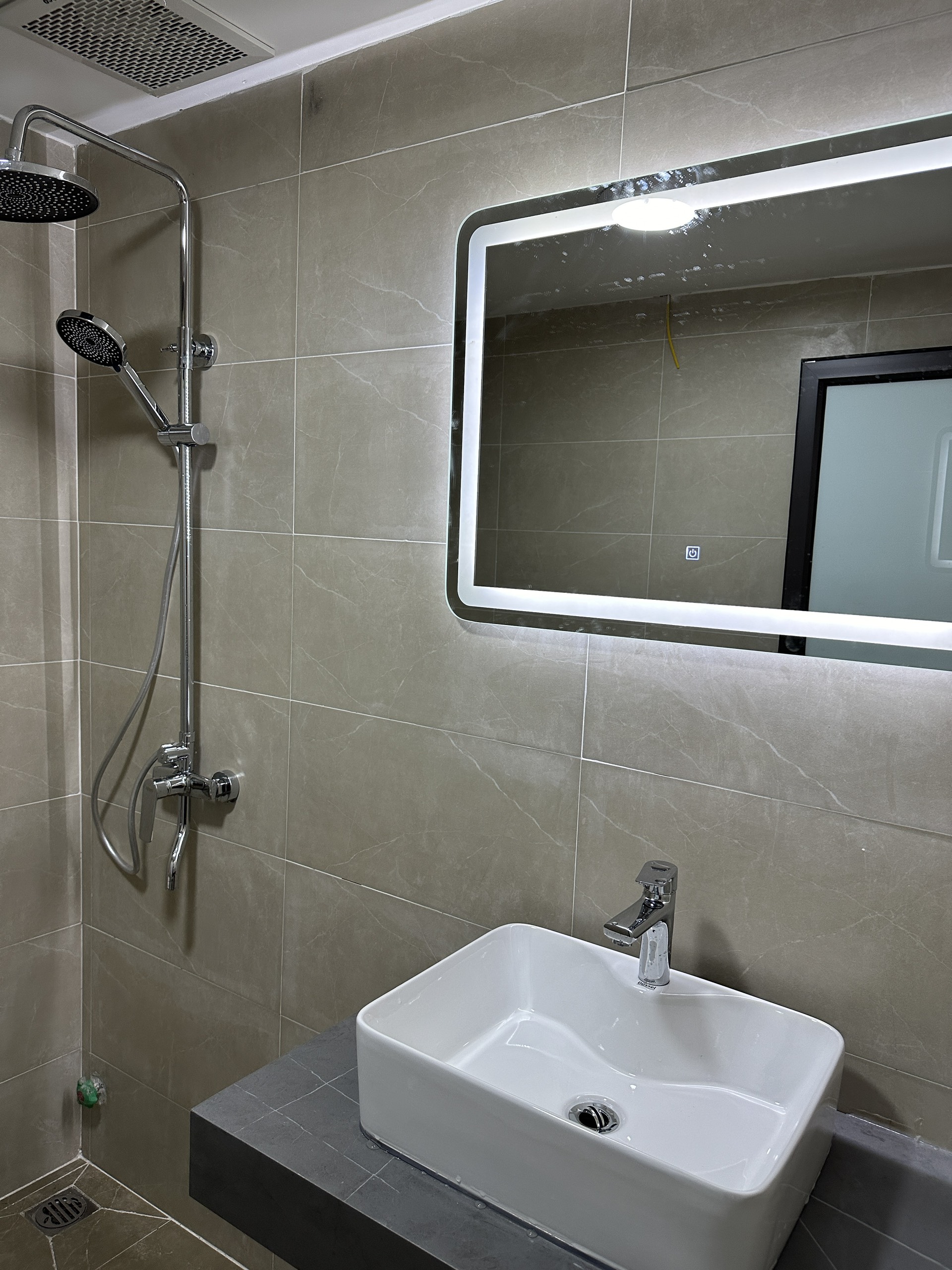 HOÀNG CẦU - ĐỐNG ĐA - 62M2 X 4 TẦNG - 2 THOÁNG - Ô TÔ ĐỖ CỬA - 4 NGỦ - NHỈNH 9 TỶ